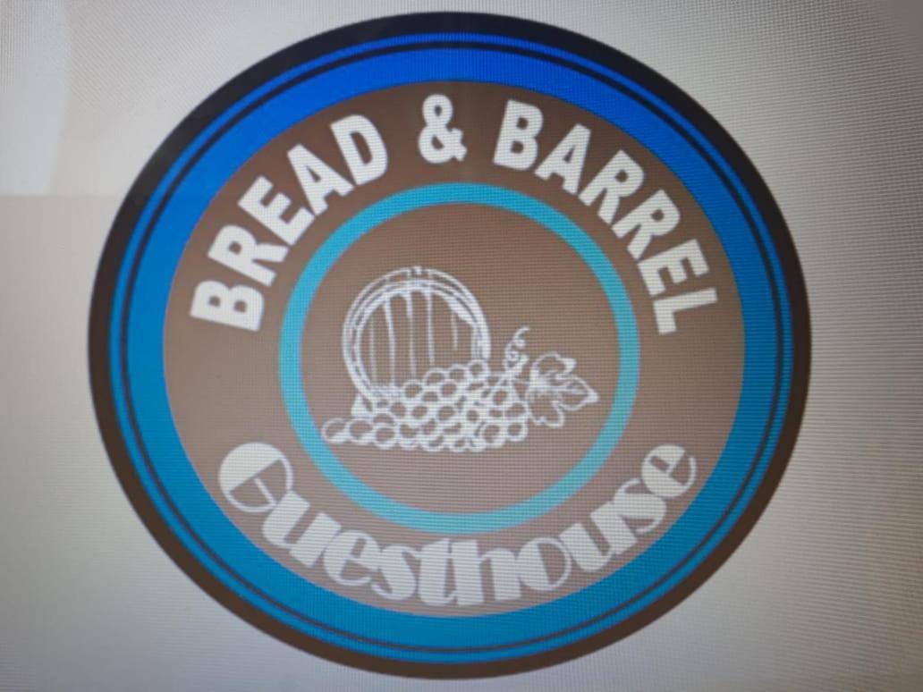 Bread And Barrel Guesthouse Bellville Città del Capo Esterno foto